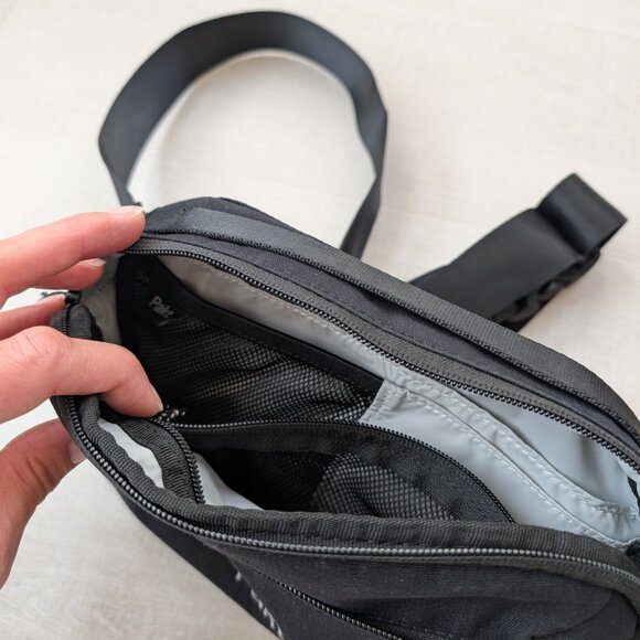 PAKT - Everyday 3 liter sling - black - Picture 2 of 4